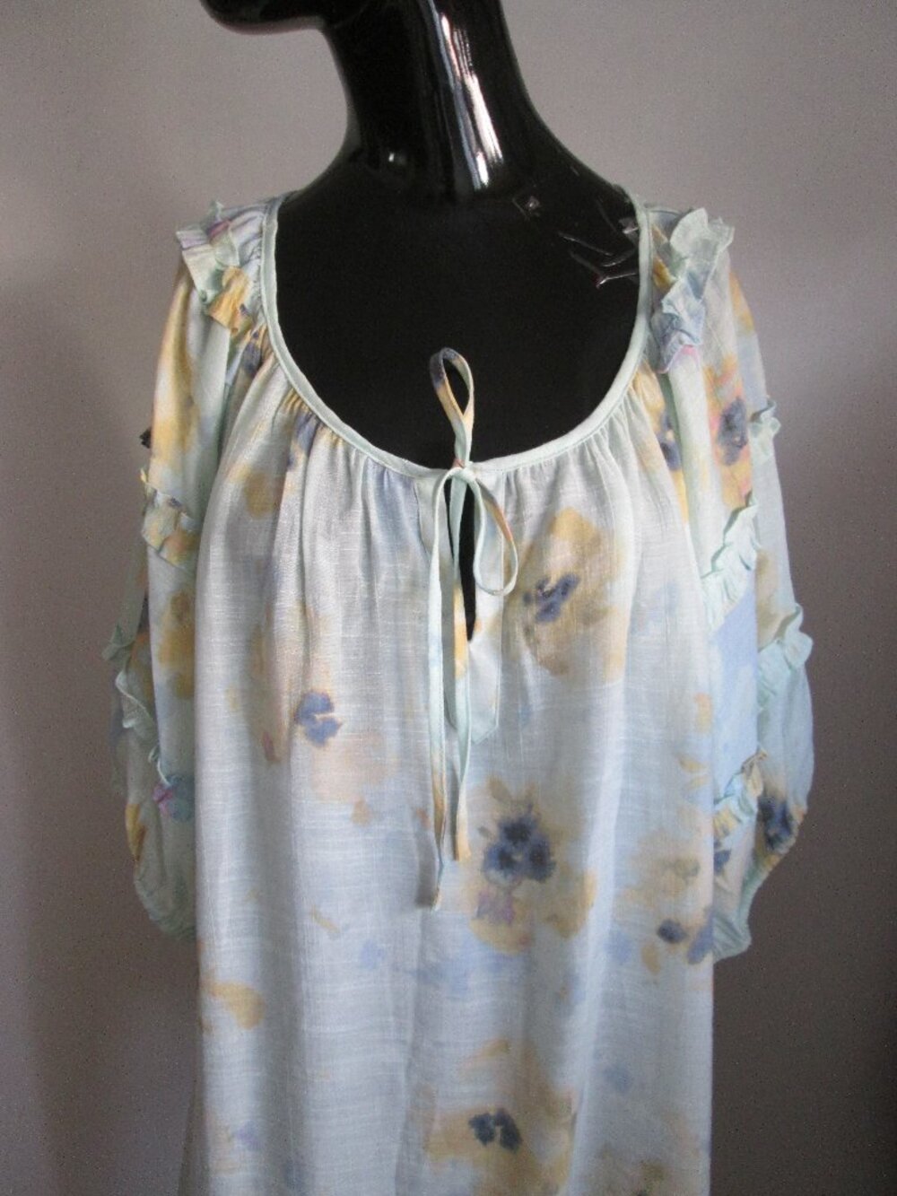 ZAC & RACHEL Woman abstract shadowed floral print ruffle sleeve tunic blouse